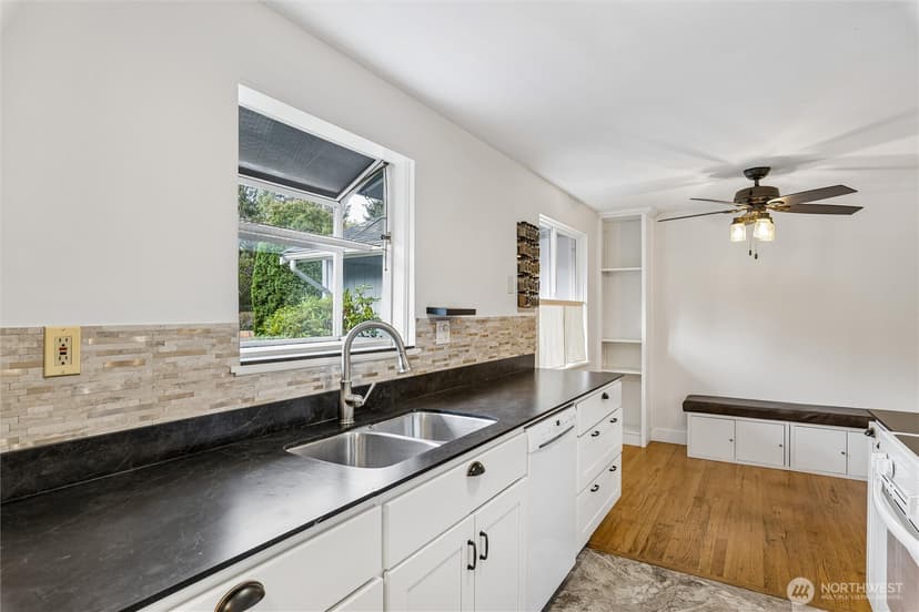Property photo for 4505 228th Street SW, Mountlake Terrace photo 3