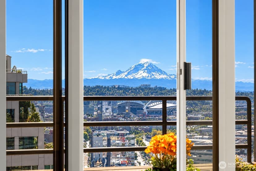 Property photo for 2125 1st Avenue #2304, Seattle photo 9