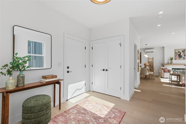 Property photo for 1520 NE 113th Street, Seattle photo 4