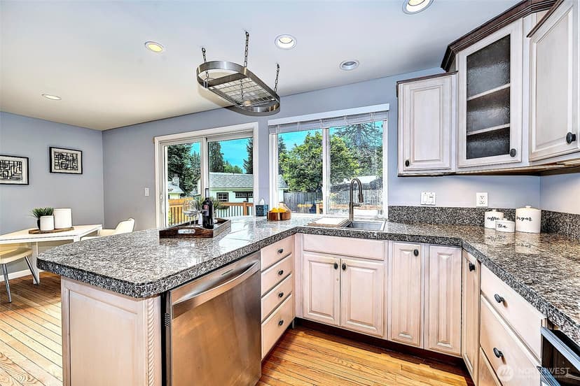 Property photo for 12815 98th Place NE, Kirkland photo 11