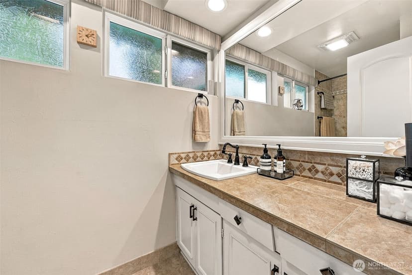 Property photo for 239 SW 184th Street, Normandy Park photo 11