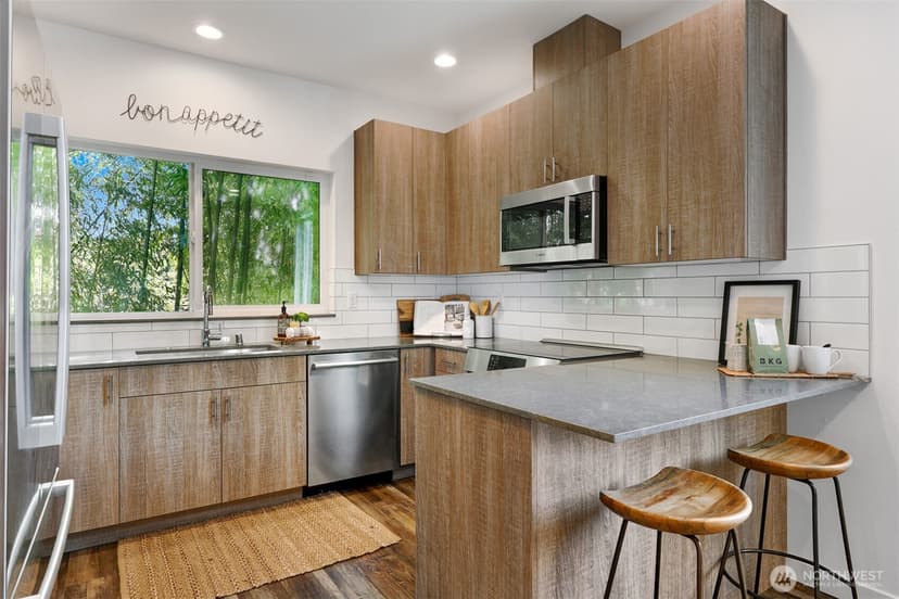 Property photo for 6325 34th Avenue SW #C, Seattle photo 17