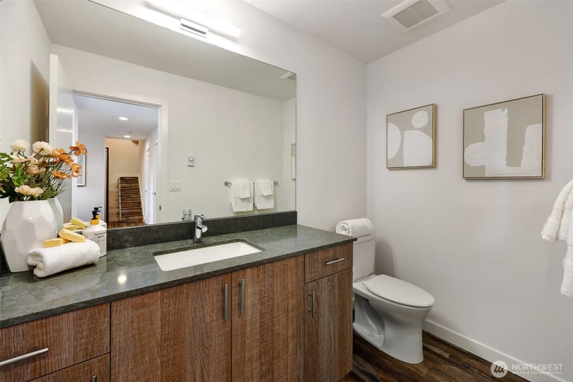 Property photo for 6325 34th Avenue SW #C, Seattle photo 6
