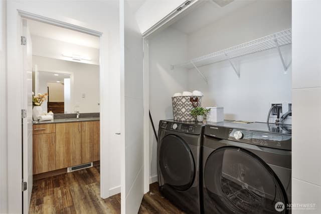 Property photo for 6325 34th Avenue SW #C, Seattle photo 5