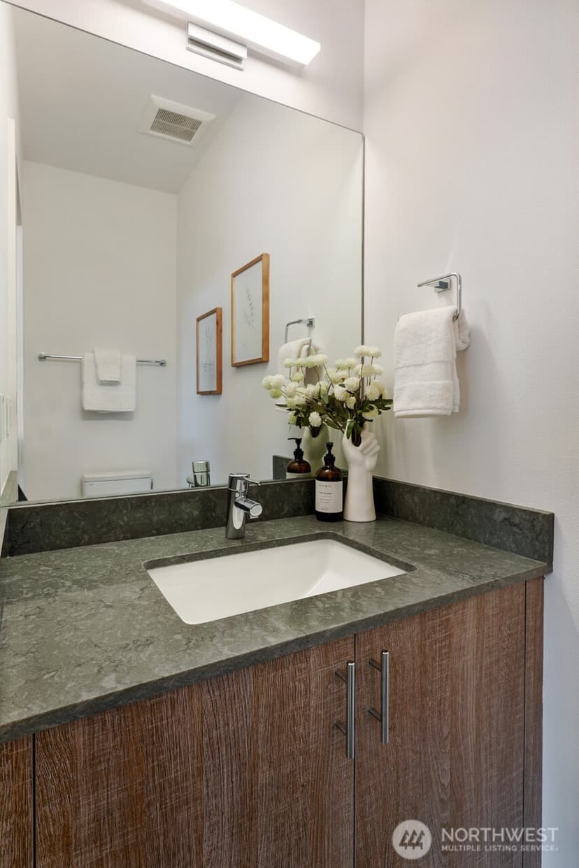 Property photo for 6325 34th Avenue SW #C, Seattle photo 20