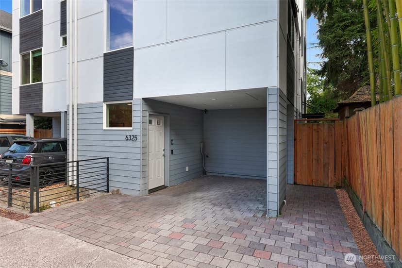 Property photo for 6325 34th Avenue SW #C, Seattle photo 3