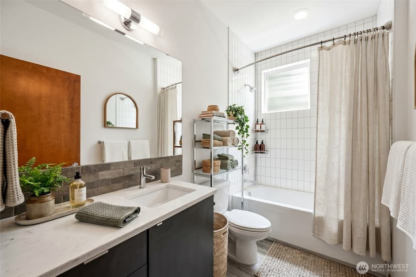 Property photo for 2605 22nd Avenue W #B, Seattle photo 23