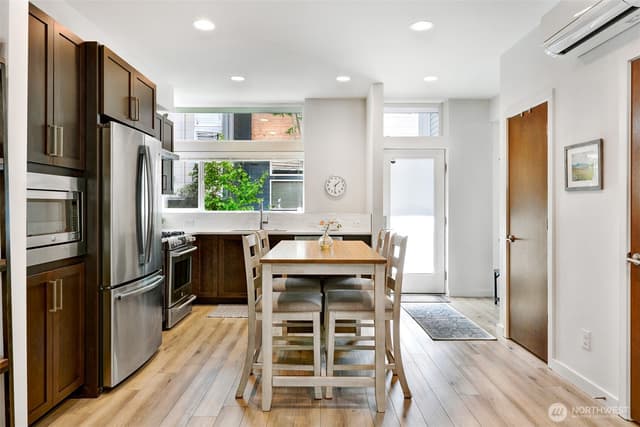 Property photo for 2605 22nd Avenue W #B, Seattle photo 4