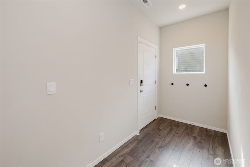 Property photo for 6453 Hornet Circle NE, Bremerton photo 5