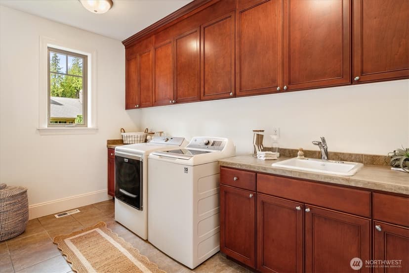 Property photo for 10705 226th Street SW, Edmonds photo 23