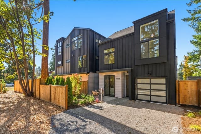 Property photo for 11309 Goodwin Way NE, Seattle photo 2