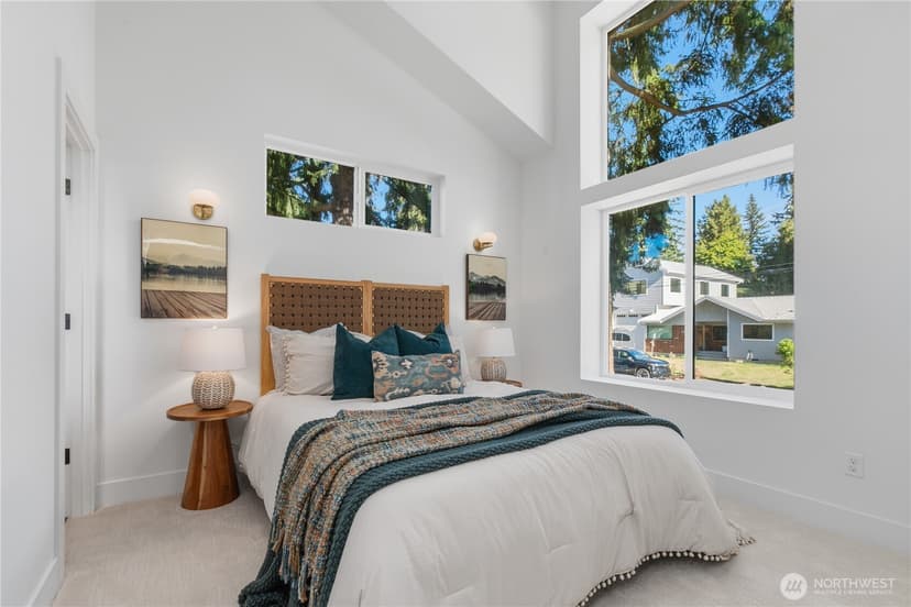 Property photo for 11309 Goodwin Way NE, Seattle photo 16