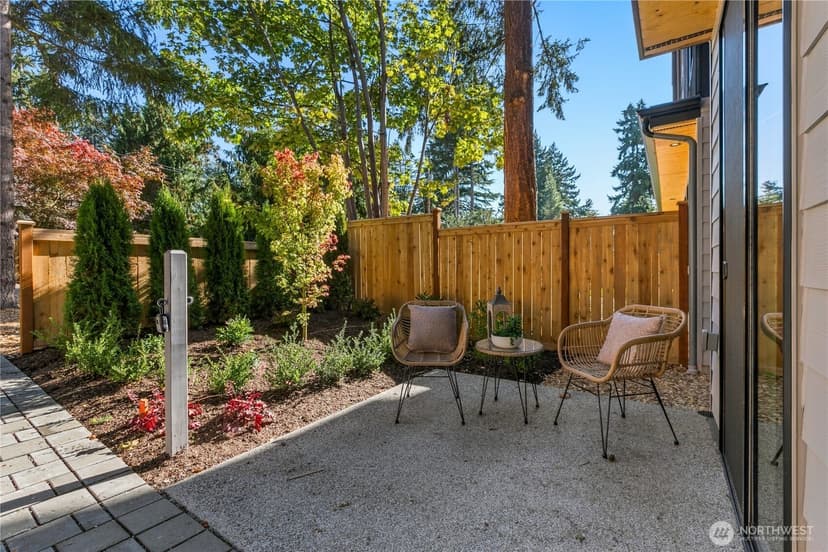 Property photo for 11309 Goodwin Way NE, Seattle photo 3