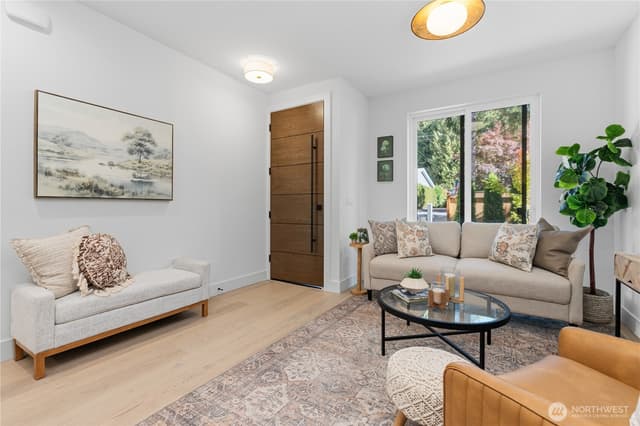 Property photo for 11309 Goodwin Way NE, Seattle photo 4