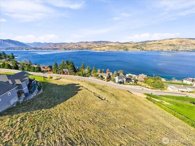 Property photo for 155 Grandview Lane, Chelan photo 2