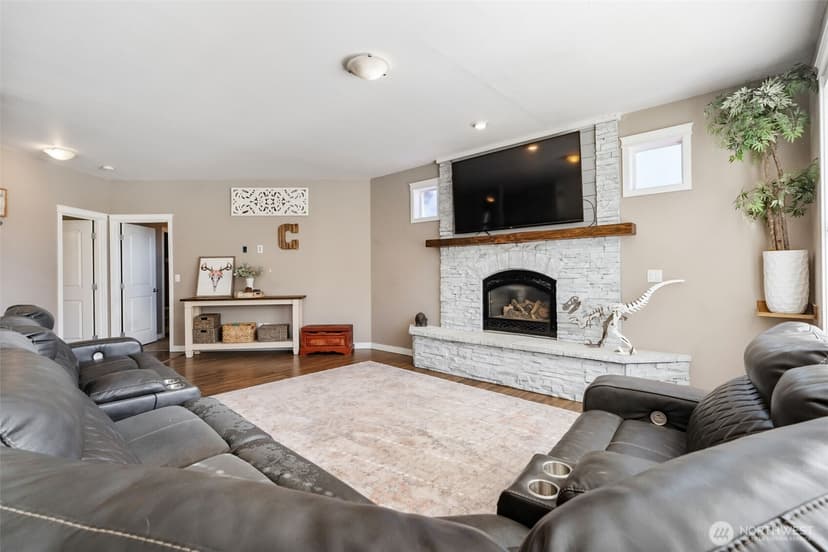 Property photo for 15002 90th Street E, Puyallup photo 19