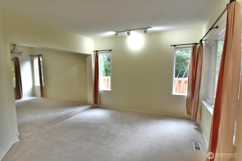 Property photo for 12825 68th Avenue SE, Snohomish photo 4