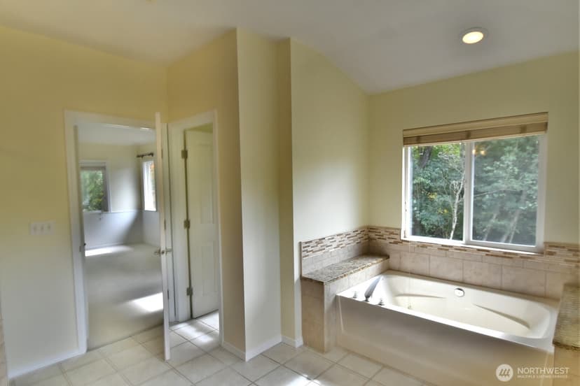 Property photo for 12825 68th Avenue SE, Snohomish photo 17