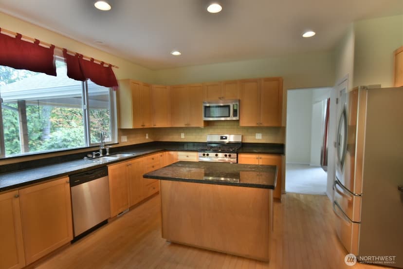 Property photo for 12825 68th Avenue SE, Snohomish photo 6