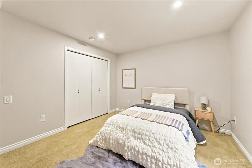 Property photo for 13730 15th Avenue NE #C101, Seattle photo 21