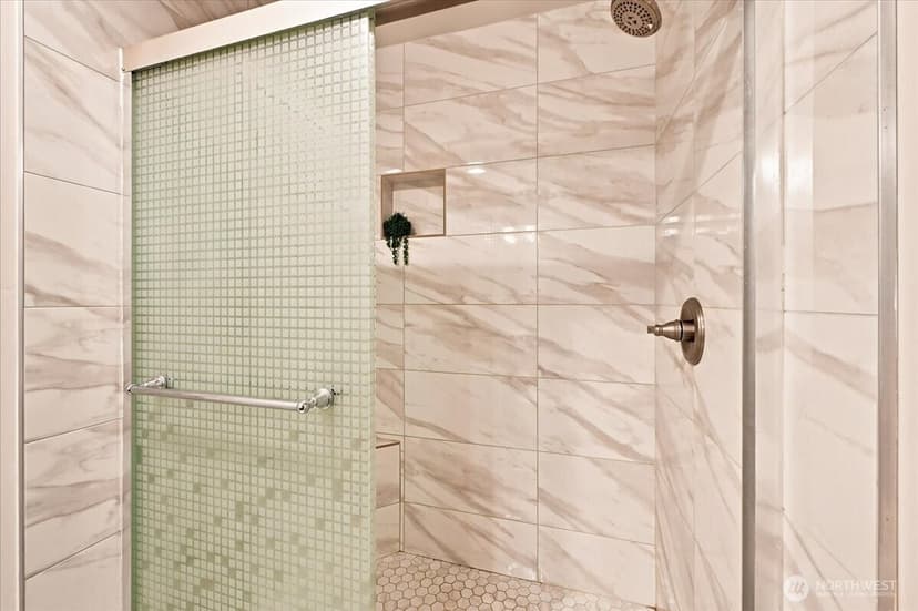 Property photo for 13730 15th Avenue NE #C101, Seattle photo 17