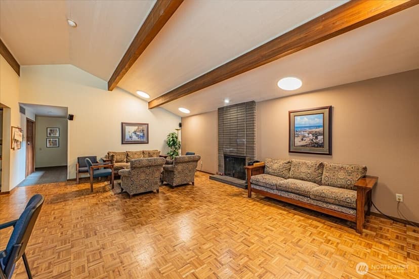 Property photo for 13730 15th Avenue NE #C101, Seattle photo 32