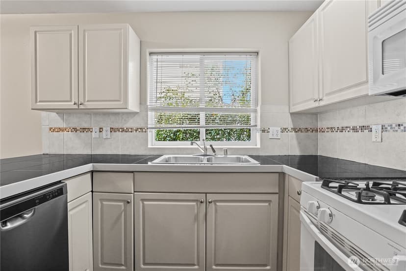 Property photo for 8526 Nesbit Avenue N #Unit D, Seattle photo 31