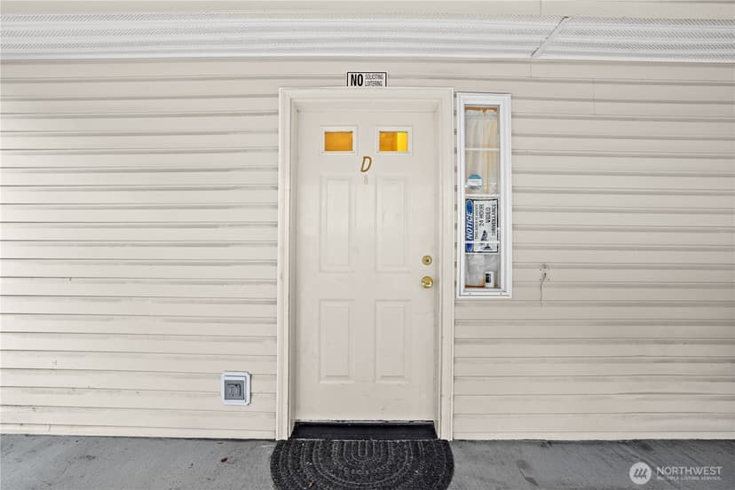 Property photo for 8526 Nesbit Avenue N #Unit D, Seattle photo 2