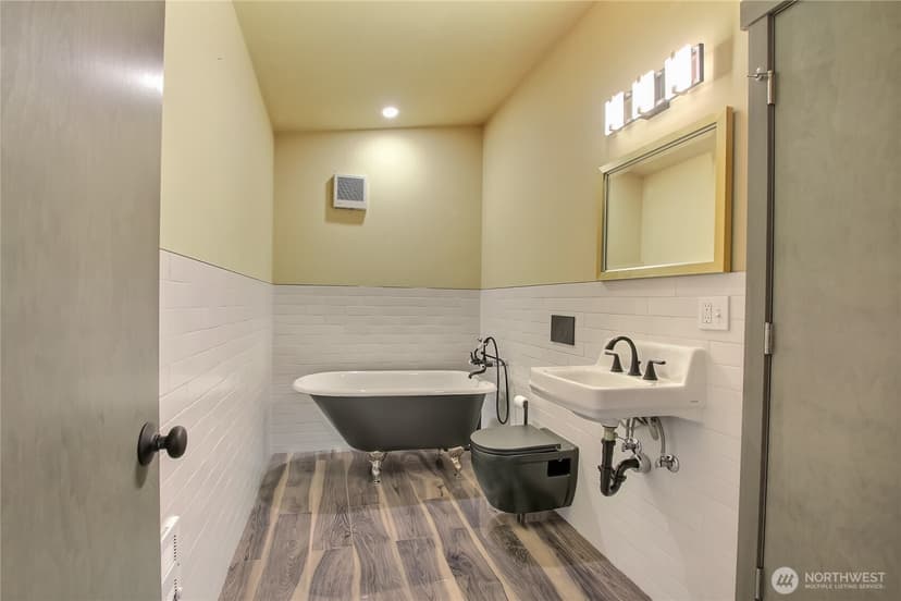Property photo for 27414 Pioneer Hwy, Stanwood photo 19