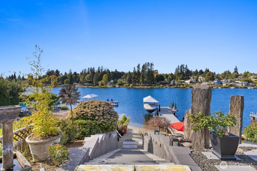 Property photo for 1504 E Lakeshore Drive, Lake Stevens photo 6