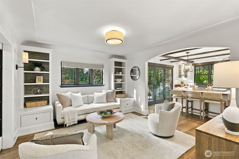 Property photo for 1905 33rd Avenue S, Seattle photo 9