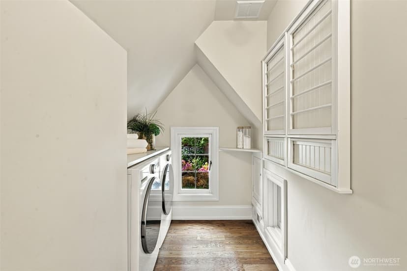 Property photo for 1905 33rd Avenue S, Seattle photo 32