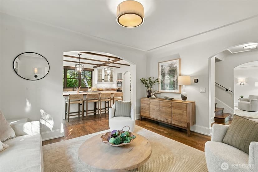 Property photo for 1905 33rd Avenue S, Seattle photo 12