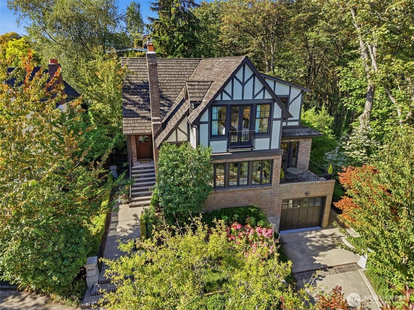 Property photo for 1905 33rd Avenue S, Seattle