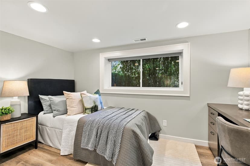Property photo for 1905 33rd Avenue S, Seattle photo 34