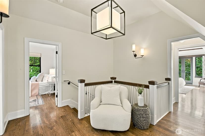 Property photo for 1905 33rd Avenue S, Seattle photo 21