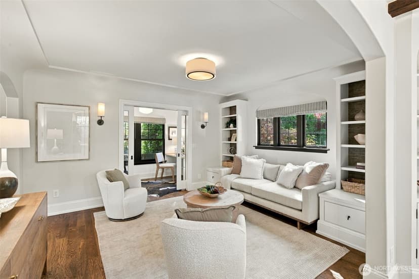 Property photo for 1905 33rd Avenue S, Seattle photo 10