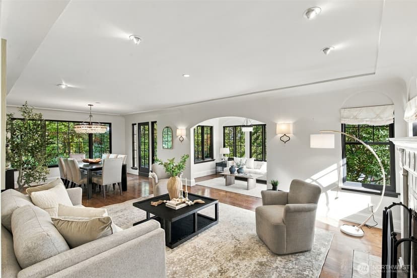 Property photo for 1905 33rd Avenue S, Seattle photo 3