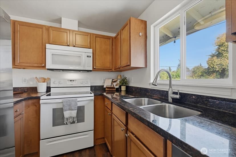 Property photo for 20807 3rd Avenue W, Lynnwood photo 13