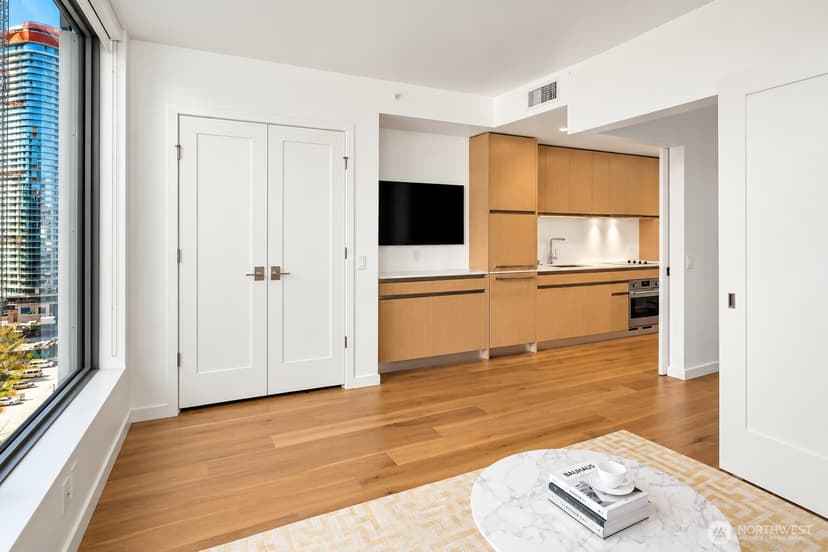 Property photo for 1808 Minor Avenue #1403, Seattle photo 4