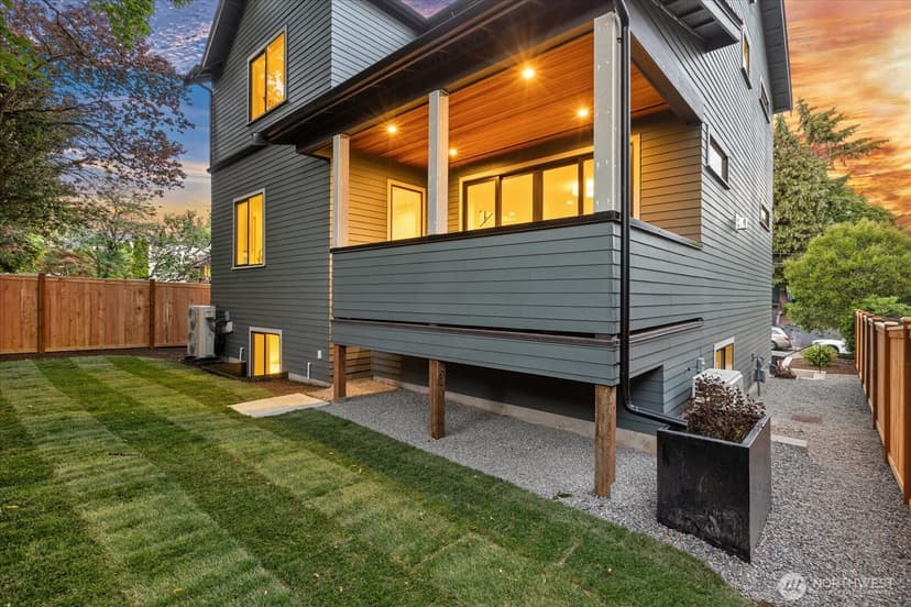 Property photo for 5739 25th Avenue NE, Seattle photo 39