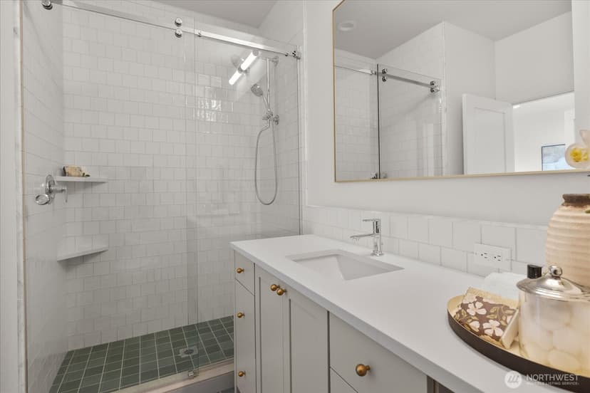 Property photo for 5739 25th Avenue NE, Seattle photo 27