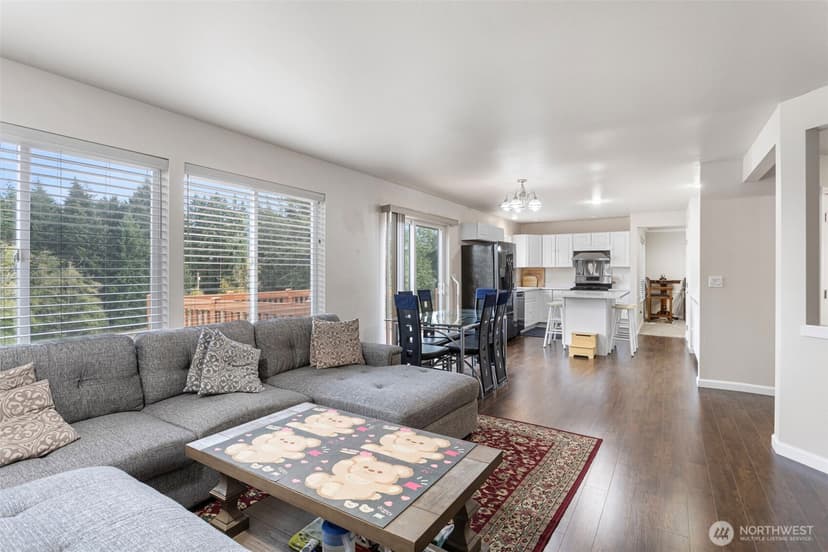 Property photo for 35402 7th Avenue SW, Federal Way photo 9