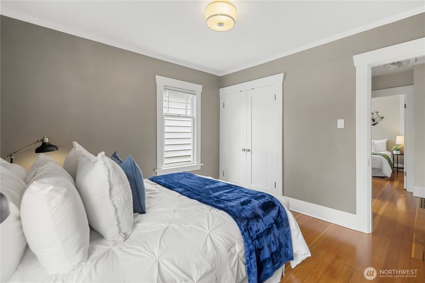 Property photo for 7520 Linden Avenue N, Seattle photo 11
