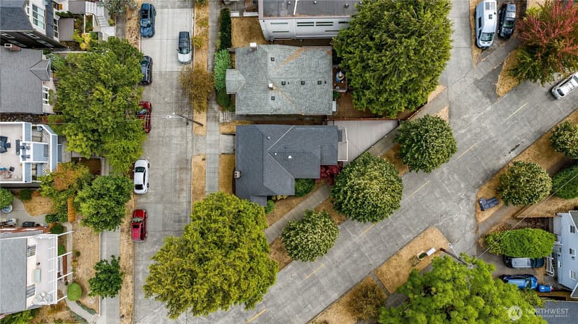 Property photo for 7520 Linden Avenue N, Seattle photo 30