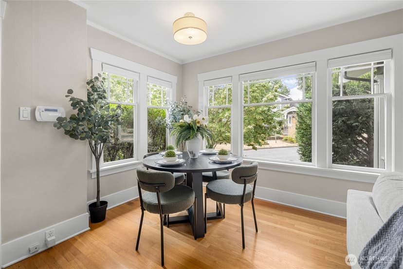 Property photo for 7520 Linden Avenue N, Seattle photo 9