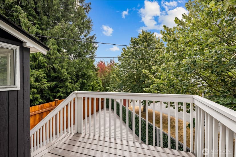 Property photo for 7520 Linden Avenue N, Seattle photo 25