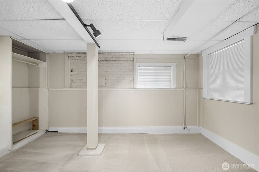 Property photo for 7520 Linden Avenue N, Seattle photo 24