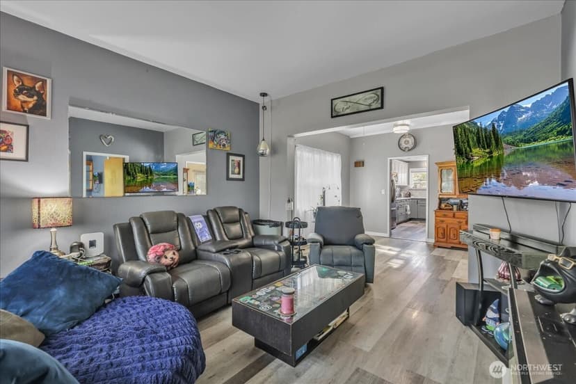 Property photo for 7355 17th Avenue NW, Seattle photo 9