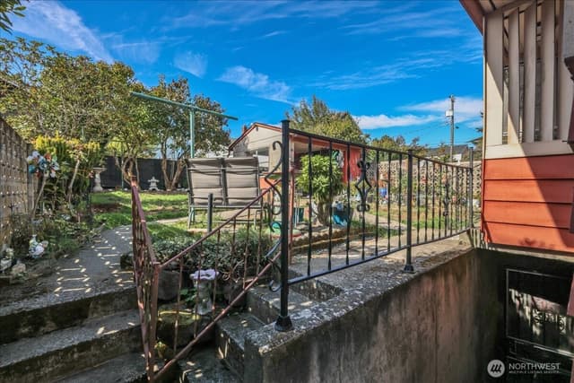 Property photo for 7355 17th Avenue NW, Seattle photo 4